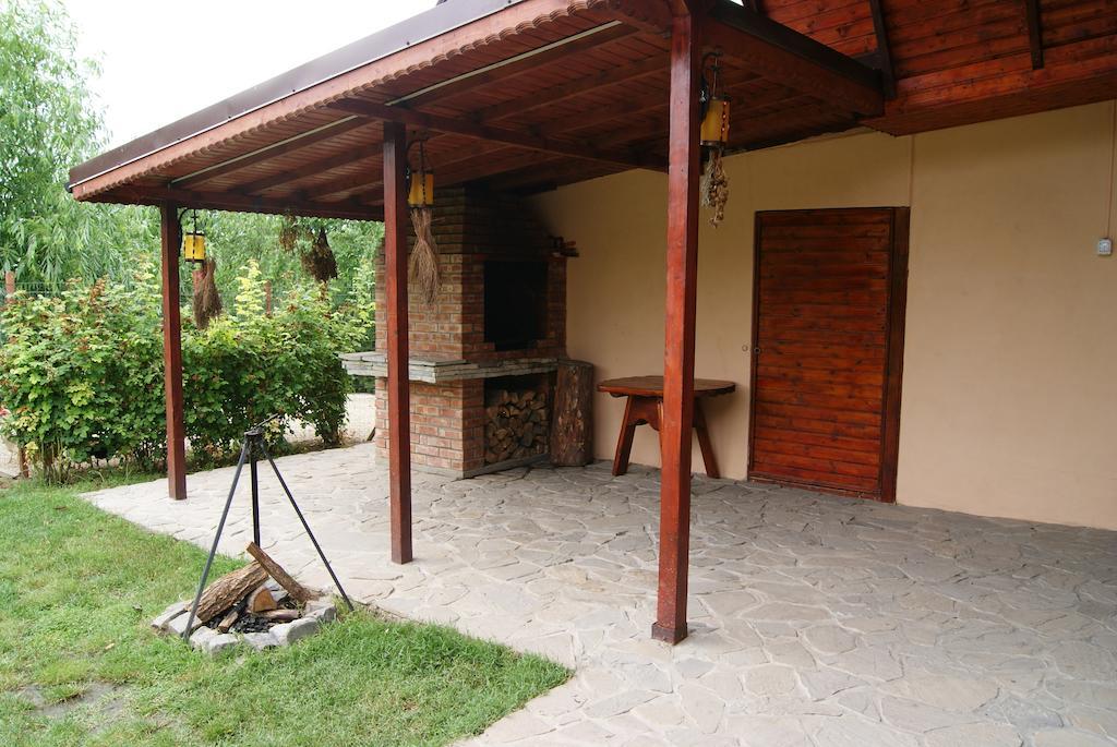 Pensiunea Bujorul Comana Extérieur photo