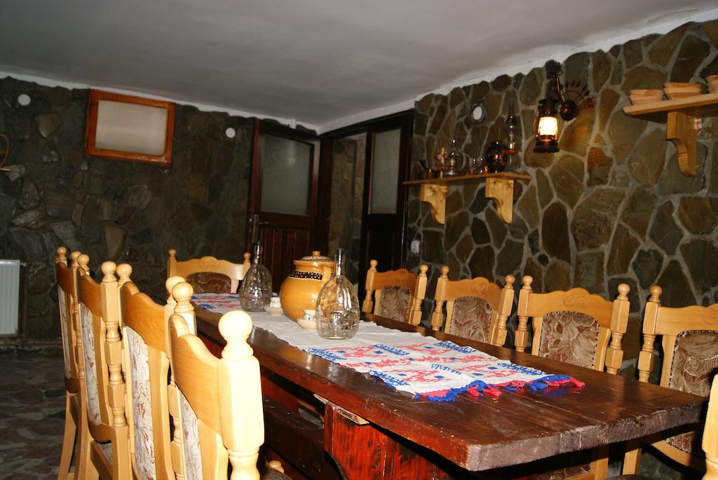 Pensiunea Bujorul Comana Extérieur photo