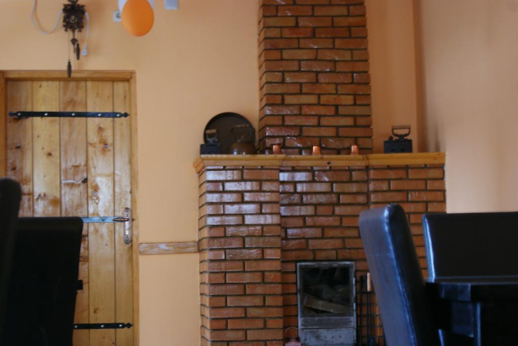 Pensiunea Bujorul Comana Extérieur photo